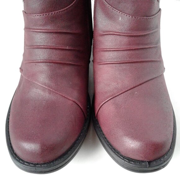 Women's Red Ankle Boot size 6M Faux Leather Easy Street - Picture 4 of 11